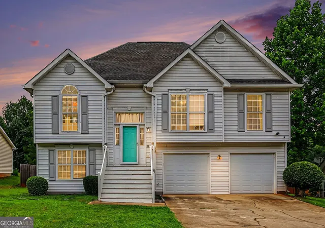 Photo 2 of Single family home for sale at 3404 Medina Dr, Jonesboro, GA 30236 | MLS# 10807843 | Listing updated on 2026-09-01