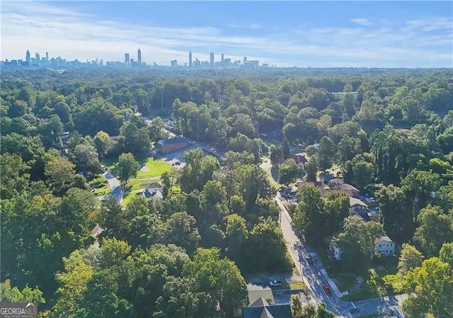 3rd image of 2047 Joseph E Boone Blvd Nw, Atlanta, GA 30314 | MLS# 10711267
