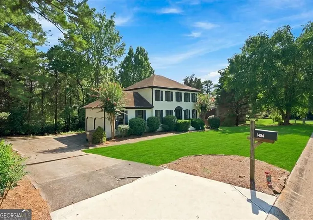 Photo 3 of Single family home for sale at 1494 Oak Springs Dr, Marietta, GA 30066 | MLS# 10823956 | Listing updated on 2026-09-11