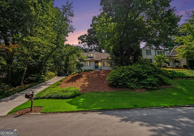 Photo 3 of Sale Pending at 3055 Skyland Dr Ne, Atlanta, GA 30341 | MLS# 10799416 | Listing updated on 2026-09-02