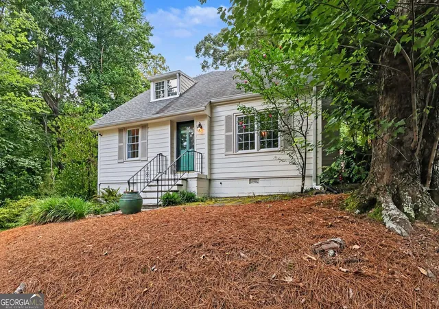 Photo 4 of Sale Pending at 3055 Skyland Dr Ne, Atlanta, GA 30341 | MLS# 10799416 | Listing updated on 2026-09-02