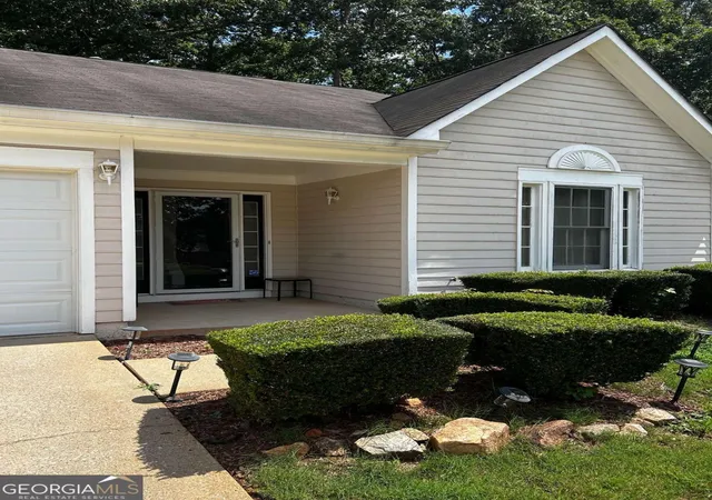 Photo 3 of Single family home for sale at 4949 Penscot Wy, Stone Mountain, GA 30088 | MLS# 10826108 | Listing updated on 2026-09-18