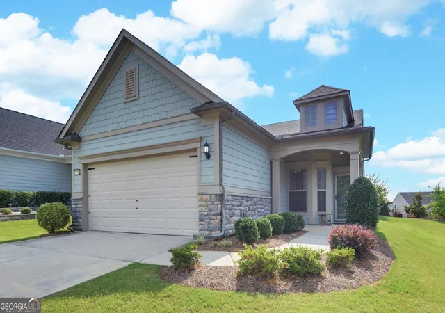 Photo 2 of Single family home for sale at 5690 Maple Blf Way, Hoschton, GA 30548 | MLS# 10803944 | Listing updated on 2026-09-25