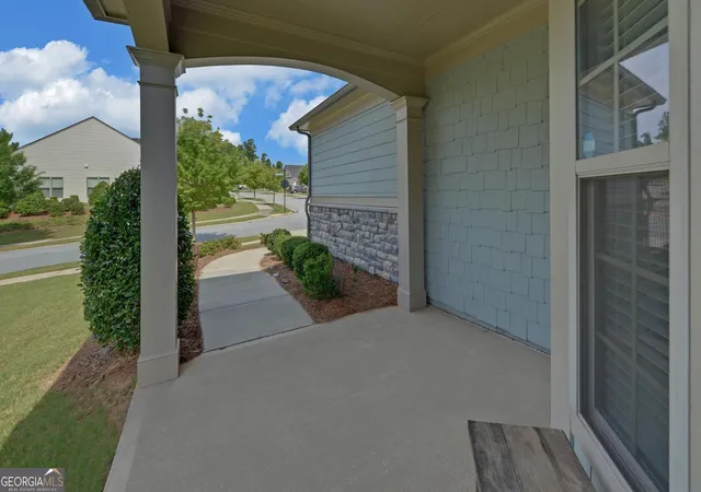 Photo 3 of Single family home for sale at 5690 Maple Blf Way, Hoschton, GA 30548 | MLS# 10803944 | Listing updated on 2026-10-30