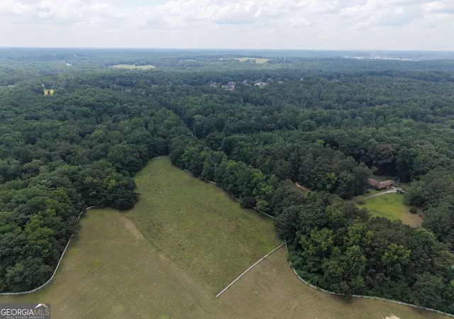 Photo 3 of Sale Pending at 390 Edwards Rd, Oxford, GA 30054 | MLS# 10826060 | Listing updated on 2026-09-06