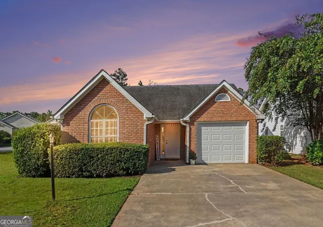 1st image of 37 Greentree Dr, Newnan, GA 30265 | MLS# 10830972