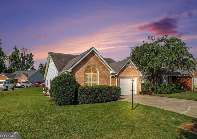 2nd image of 37 Greentree Dr, Newnan, GA 30265 | MLS# 10830972