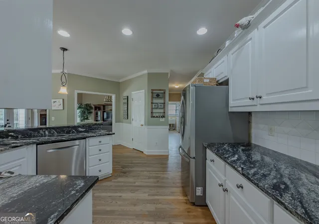 Photo 3 of Single family home for sale at 1116 Maple Creek Rdg, Loganville, GA 30052 | MLS# 10813692 | Listing updated on 2026-09-21