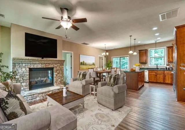 Photo 4 of Single family home for sale at 199 Lola Mae Way, Morganton, GA 30560 | MLS# 10718037 | Listing updated on 2026-08-31