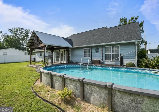 3rd image of 415 Walter St, Odum, GA 31555 | MLS# 10802013