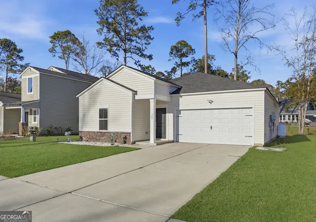 Photo 3 of Single family home for sale at 305 Lillian St, Rincon, GA 31326 | MLS# 10675363 | Listing updated on 2026-08-18