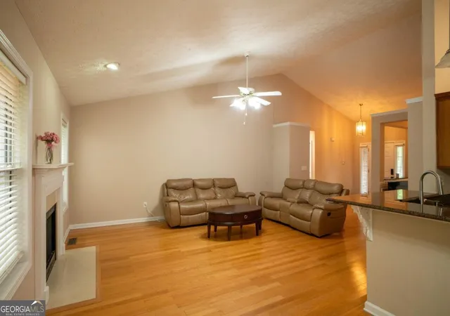 Photo 4 of Single family home for sale at 3604 Dunbar Ln, Suwanee, GA 30024 | MLS# 10819147 | Listing updated on 2026-08-18