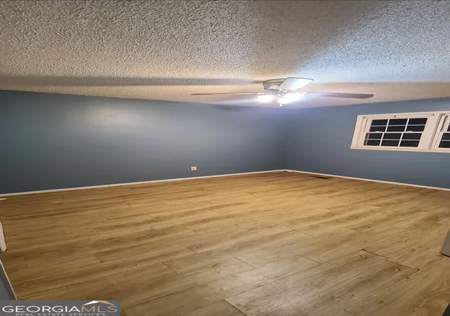 Photo 3 of Multi family home for sale at 213 Woodcrest Cir #APT E, Warner Robins, GA 31093 | MLS# 10836176 | Listing updated on 2026-09-26