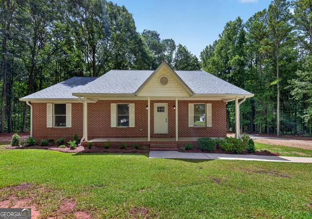 1st image of 174 Rockhouse Rd, Senoia, GA 30276 | MLS# 10811876