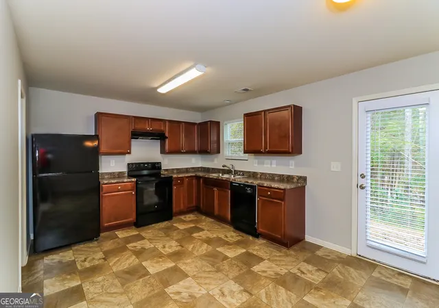 Photo 3 of Single family home for sale at 7103 Tanger Blvd, Riverdale, GA 30296 | MLS# 10729180 | Listing updated on 2026-09-08