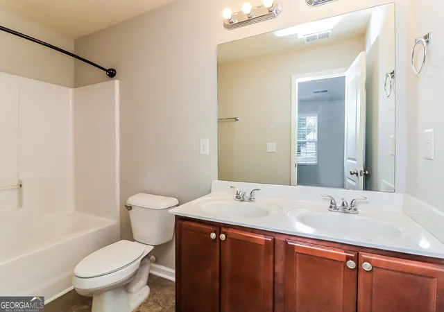 Photo 4 of Single family home for sale at 7103 Tanger Blvd, Riverdale, GA 30296 | MLS# 10729180 | Listing updated on 2026-09-08