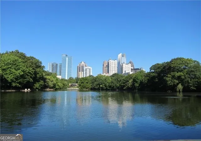 2nd image of 950 W Peachtree St Nw, Atlanta, GA 30309