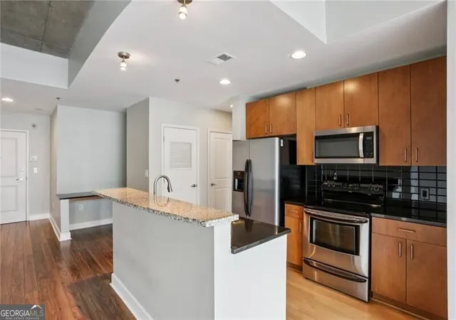 5th image of 950 W Peachtree St Nw #1213, Atlanta, GA 30309 | MLS# 10718097