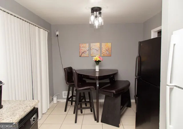 4th image of 1681 Atherton Cir, Decatur, GA 30035 | MLS# 10791310