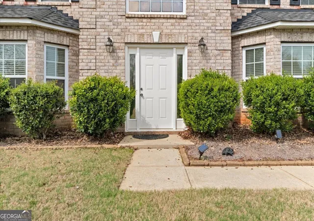 Photo 3 of Single family home for sale at 552 Trotters Ln, Mcdonough, GA 30252 | MLS# 10618752 | Listing updated on 2026-03-06