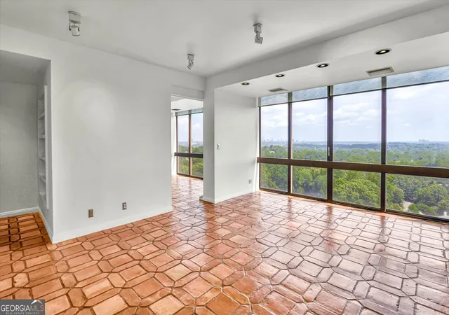 1st image of 147 15th St Ne #15D, Atlanta, GA 30309 | MLS# 10801014