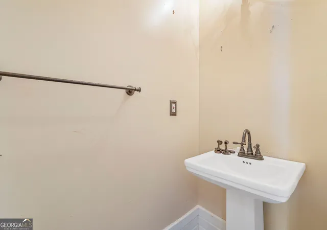 Photo 4 of Single family home for sale at 6914 Waters Edge Dr, Stone Mountain, GA 30087 | MLS# 10691454 | Listing updated on 2026-07-04