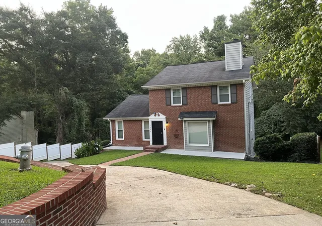 Photo 3 of Single family home for sale at 1640 Canberra Dr, Stone Mountain, GA 30088 | MLS# 10833086 | Listing updated on 2026-08-26