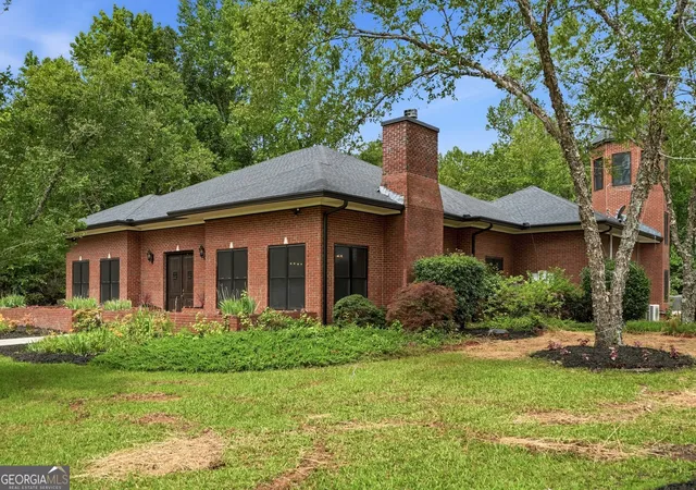 Photo 4 of Single family home for sale at 2103 Smokey Rd, Newnan, GA 30263 | MLS# 10791961 | Listing updated on 2026-09-29