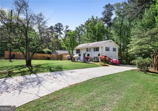 Photo 3 of Single family home for sale at 1995 Calvary Hl Ct Sw, Marietta, GA 30008 | MLS# 10771491 | Listing updated on 2026-08-17