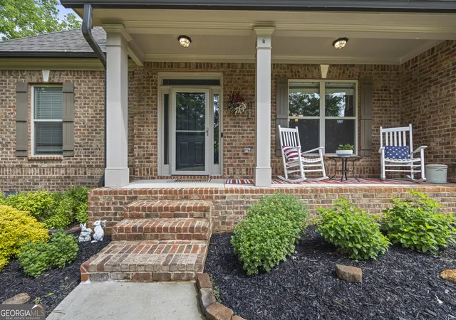 Photo 2 of Single family home for sale at 1010 Pembrook Dr, Watkinsville, GA 30677 | MLS# 10774370 | Listing updated on 2026-09-15