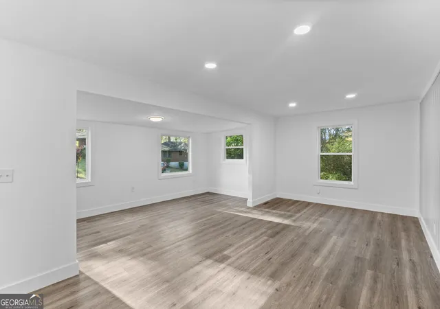 Photo 2 of Single family home for sale at 2466 SW Old Hapeville Rd, Atlanta, GA 30315 | MLS# 10789690 | Listing updated on 2026-07-23