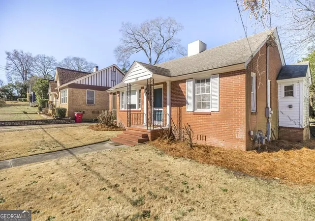 Photo 3 of Single family home for sale at 144 Desoto Pl, Macon, GA 31204 | MLS# 10827555 | Listing updated on 2026-08-30