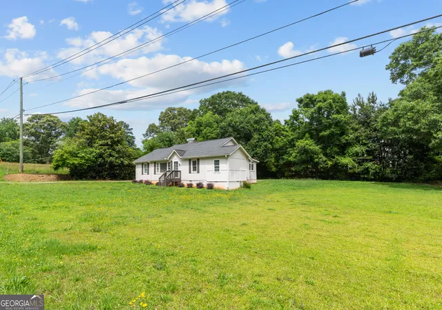 Photo 3 of Single family home for sale at 641 Hwy 23 Nw, Suwanee, GA 30024 | MLS# 10831095 | Listing updated on 2026-09-03