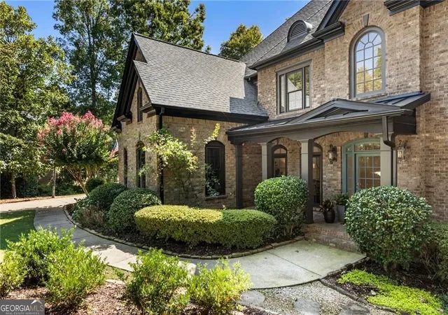 Photo 3 of Mansion for sale at 16062 Inverness Trl, Alpharetta, GA 30004 | MLS# 10600780 | Listing updated on 2025-10-14