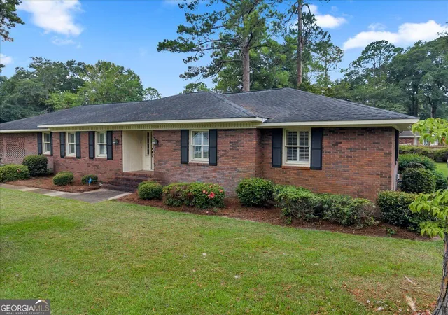 Photo 3 of Single family home for sale at 1200 Chennault Dr, Dublin, GA 31021 | MLS# 10831555 | Listing updated on 2026-09-10