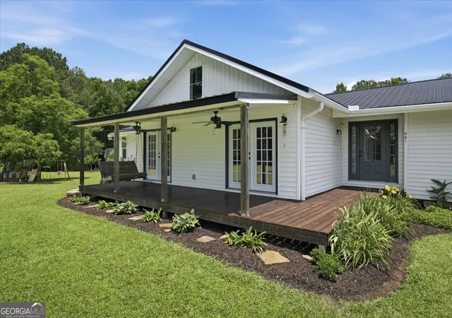 3rd image of 330 Sandy Lake Circle, Fayetteville, GA 30214 | MLS# 10788625