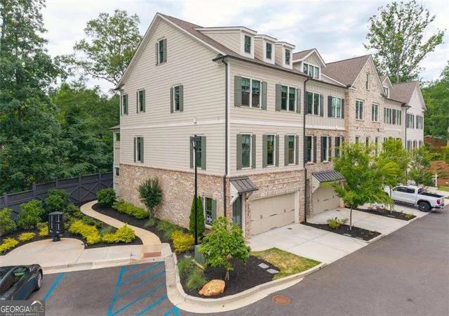 Townhouse for sale at 1033 Endeavour Ct, Marietta, GA 30064 | MLS# 10811585
