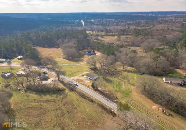 Photo 2 of Sale Pending at 928 Grayson New Hope Rd, Lawrenceville, GA 30045 | MLS# 10010777 | Listing updated on 2026-01-27