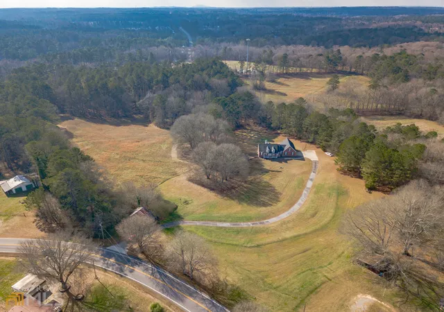 Photo 3 of Sale Pending at 928 Grayson New Hope Rd, Lawrenceville, GA 30045 | MLS# 10010777 | Listing updated on 2026-01-27