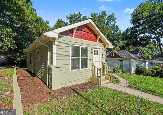 Photo 2 of Single family home for sale at 882 Hall St Nw, Atlanta, GA 30318 | MLS# 10831450 | Listing updated on 2026-09-10