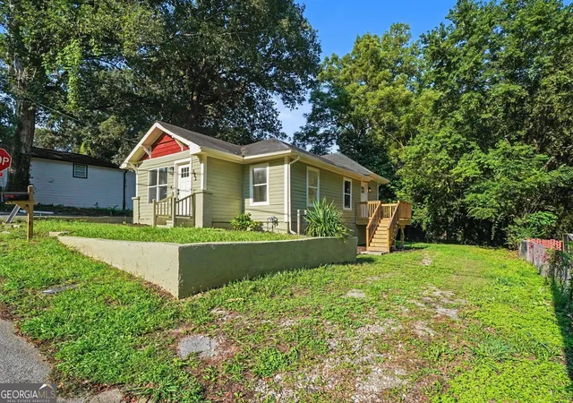 Photo 4 of Single family home for sale at 882 Hall St Nw, Atlanta, GA 30318 | MLS# 10831450 | Listing updated on 2026-09-10