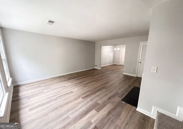 Photo 3 of Townhouse for sale at 237 Chads Ford Wy, Roswell, GA 30076 | MLS# 10763053 | Listing updated on 2026-09-18