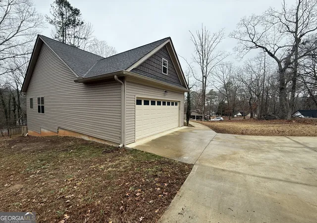 Photo 2 of Sale Pending at 3129 Hidden Pass, Gainesville, GA 30506 | MLS# 10660270 | Listing updated on 2026-03-11