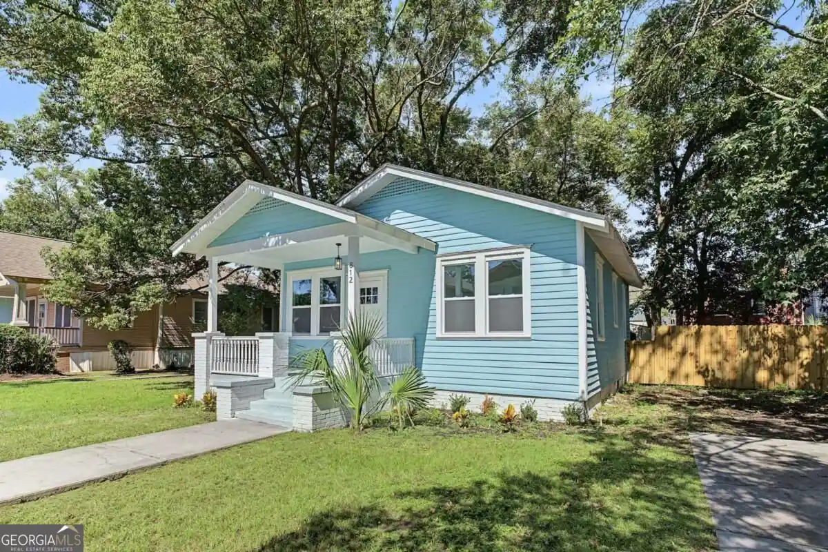 Photo 1 of Single family home for sale at 812 E 33rd Street, Savannah, GA 31401 | MLS# 10874128 | Listing updated on 2026-10-16