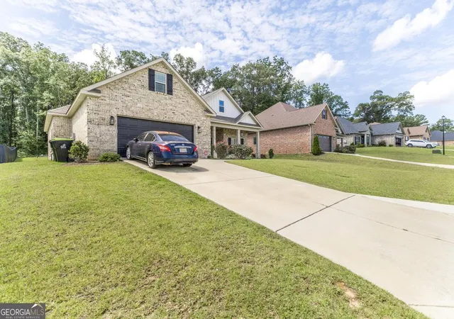 Photo 3 of Single family home for sale at 306 Rustic Live Oak Trl, Bonaire, GA 31005 | MLS# 10809487 | Listing updated on 2026-09-08