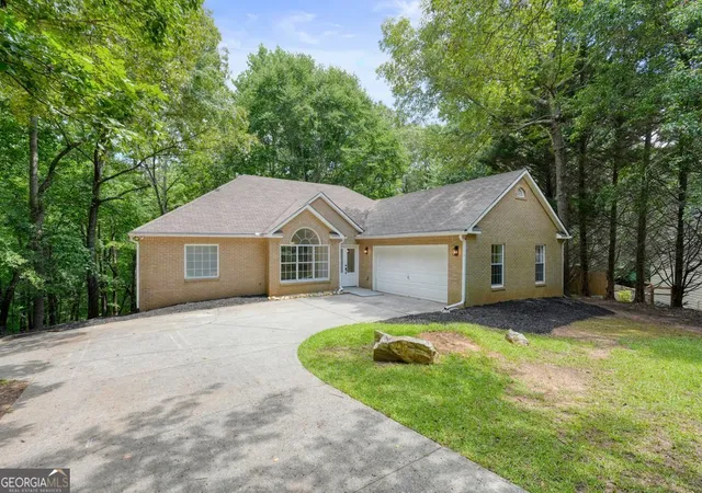 1st image of 305 Michael Cir, Canton, GA 30114 | MLS# 10808333