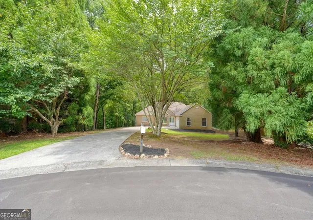 4th image of 305 Michael Cir, Canton, GA 30114 | MLS# 10808333