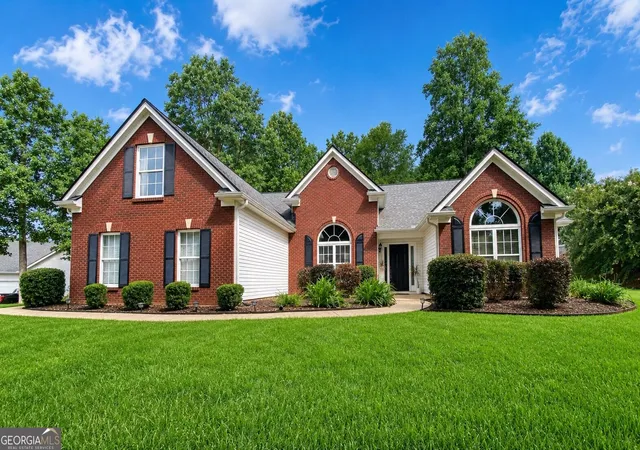 Photo 1 of Single family home for sale at 1305 Overland Park Dr, Braselton, GA 30517 | MLS# 10834664 | Listing updated on 2026-09-10