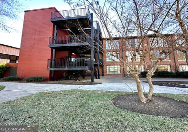 26th image of 301 Bradley St #APT A206, Carrollton, GA 30117 | MLS# 10819685