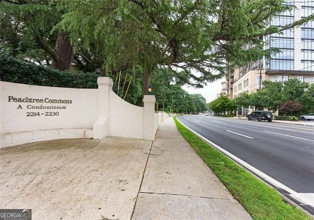 Listing Photo 2 - Condo for sale in building located at 2222 Peachtree Rd, Atlanta, GA 30309 - Unit #A3